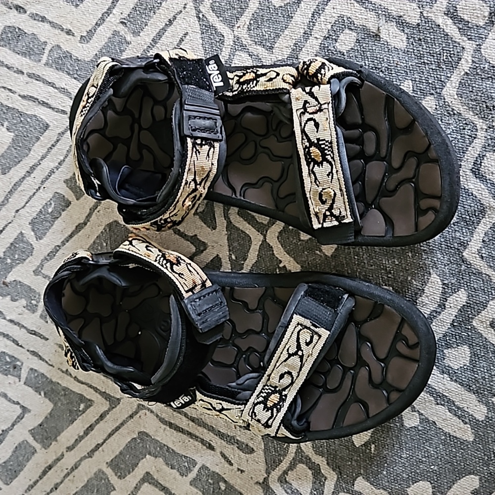 Teva sandals size womens 9 mens 7